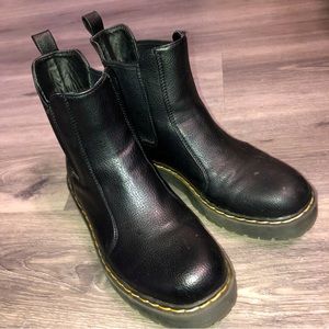 2976 Quad Platform Chelsea Boot Dupe